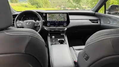 Lexus RX 450h+ Excellence — SUV hybride rechargeable, 44 800 km seulement — Miniature 12