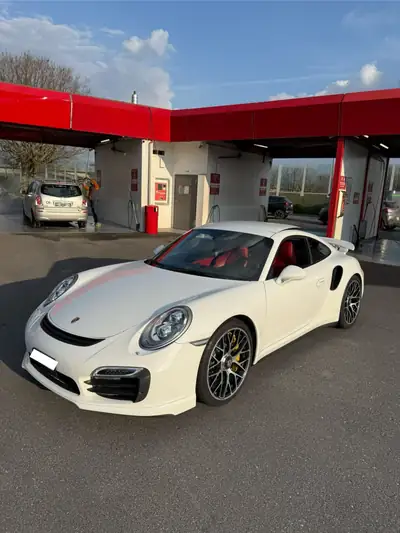 Porsche 911 Turbo S 3.8 — 560 ch, origine UAE, sans sinistre — côté