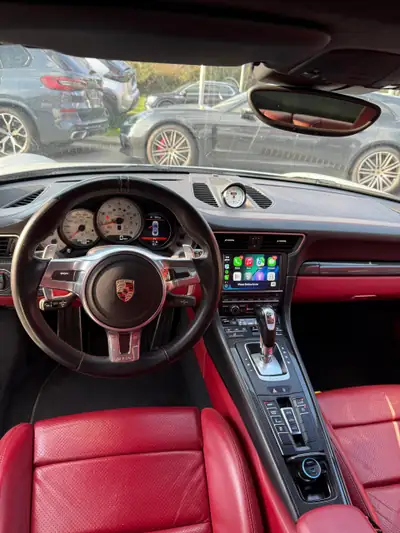 Porsche 911 Turbo S 3.8 — 560 ch, origine UAE, sans sinistre — tableau de bord