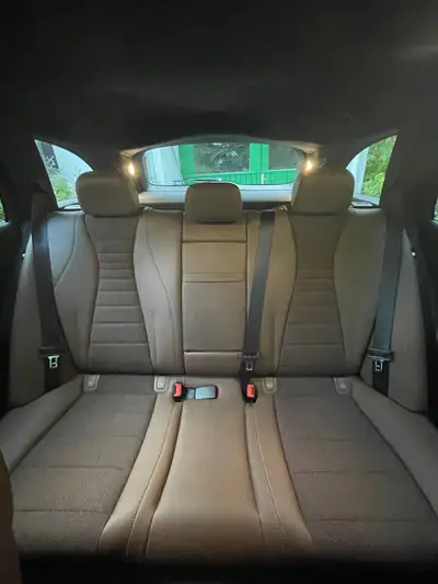Mercedes-Benz E 220 Avantgarde 4-Matic — Break diesel performant, 4WD et équipements premium — Miniatur 12
