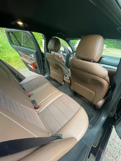 Mercedes-Benz E 220 Avantgarde 4-Matic — Break diesel performant, 4WD et équipements premium — Miniatur 10