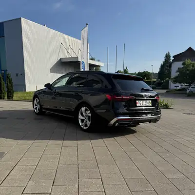 Audi A4 Avant 2.0 45 TFSI S Line — Break sportif quattro, entretien à jour — fianco