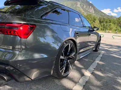 Audi RS6 Avant 4.0 V8 TFSI — 599 ch, Quattro intégral et pneus hiver inclus — dettaglio