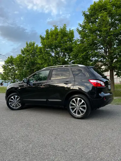 Nissan Qashqai 2.0 dCi 360 4x4 — SUV robuste, transmission automatique, traction intégrale — détail