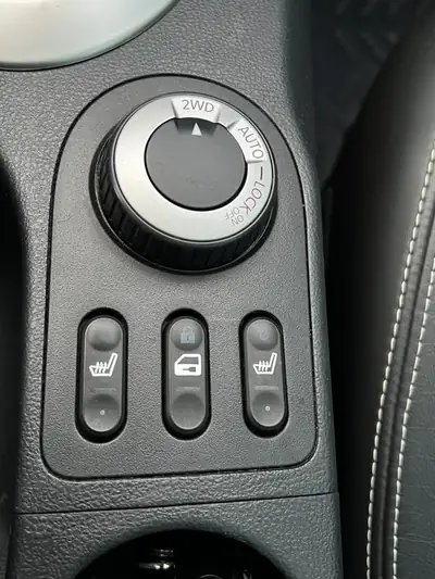 Nissan Qashqai 2.0 dCi 360 4x4 — SUV robuste, transmission automatique, traction intégrale — Miniature 9
