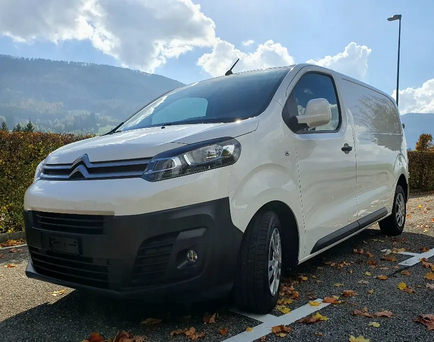Citroën Jumpy 2.0 BlueHDi 120 — Utilitaire fiable, entretien récent et attelage — vista esterna