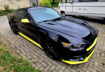 Ford Mustang Fastback 2.3 EcoBoost — Coupé sportif automatique, 317 ch et 99'000 km — Außenansicht