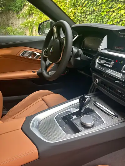BMW Z4 M40i Steptronic — Cabriolet sportif 340 ch, très peu roulé — Detail