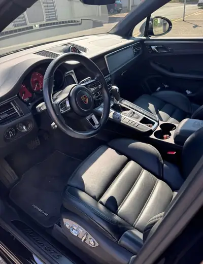 Porsche Macan 2.9 V6 GTS — Performance brute et polyvalence SUV, 67000 km seulement — Armaturenbrett