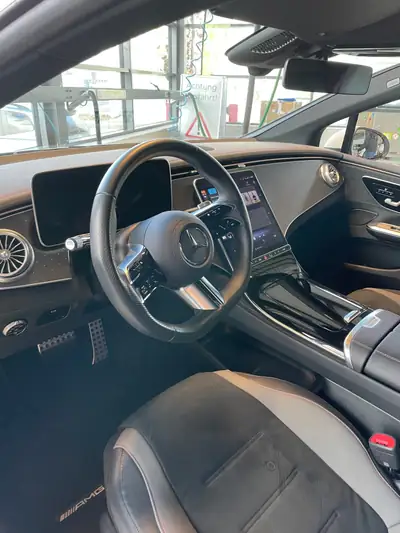 Mercedes-Benz EQE 300 — Berline électrique premium, 71'000 km seulement — Innenraum
