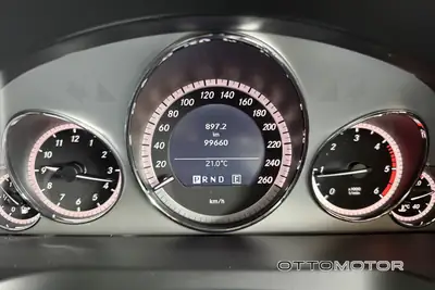 Mercedes-Benz E 250 CDI Cabriolet — Élégance décapotable, motorisation diesel efficace — Miniatur 7