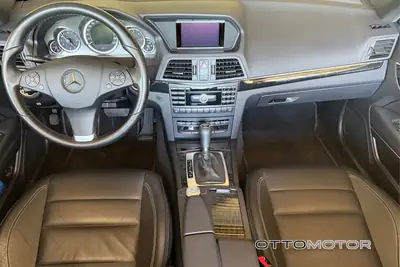Mercedes-Benz E 250 CDI Cabriolet — Élégance décapotable, motorisation diesel efficace — Miniatur 8
