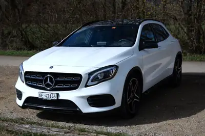 Mercedes-Benz GLA 220 AMG Line — SUV compact premium 4×4, seulement 63'681 km — Außenansicht