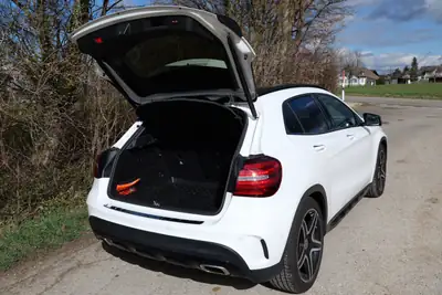 Mercedes-Benz GLA 220 AMG Line — SUV compact premium 4×4, seulement 63'681 km — Innenraum