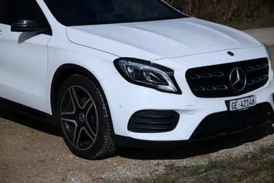 Mercedes-Benz GLA 220 AMG Line — SUV compact premium 4×4, seulement 63'681 km — Detail