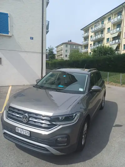 VW T-Cross 1.0 TSI 115 — SUV urbain compact, économe et sans accident — exterior view