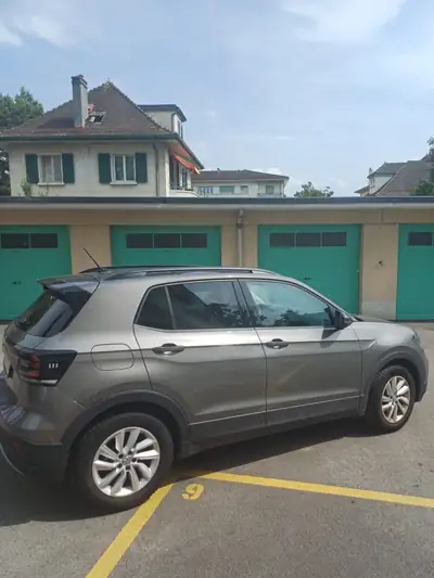 VW T-Cross 1.0 TSI 115 — SUV urbain compact, économe et sans accident — side view