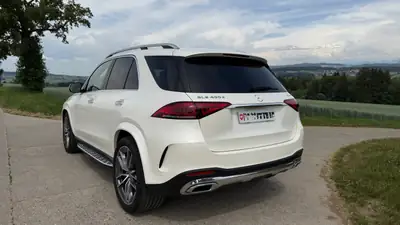 Mercedes-Benz GLE 400d 4MATIC — SUV premium 7 places, 330 PS, design blanc immaculé — détail