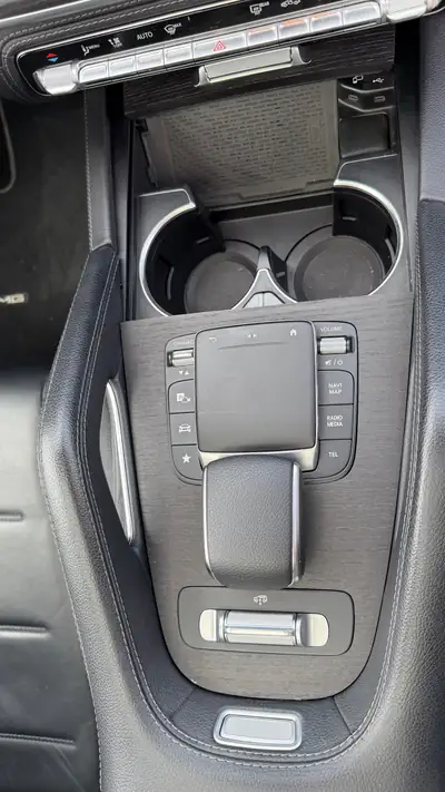 Mercedes-Benz GLE 400d 4MATIC — SUV premium 7 places, 330 PS, design blanc immaculé — Miniature 7