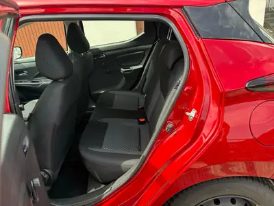 Nissan Micra 1.0 IG-T Acenta 2023 — Citadine agile, consommation maîtrisée — Miniatur 10