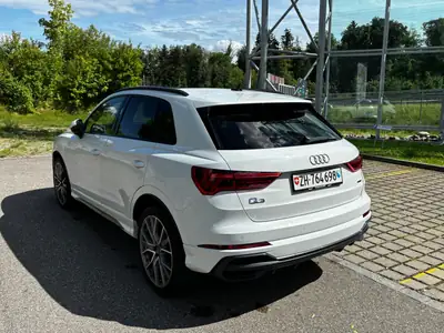 Audi Q3 2.0 45 TFSI S line — SUV compact performant, quattro intégral et toit panoramique — rear view