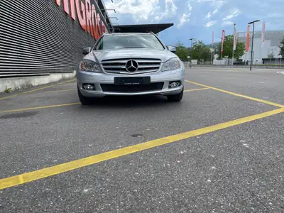 Mercedes-Benz Classe C 200 Avantgarde — Break élégant, moteur efficient et révision à jour — fianco