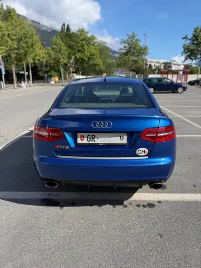 Audi RS6 5.0 V10 TFSI Quattro — Berline sportive légendaire, moteur Lamborghini — Heckansicht