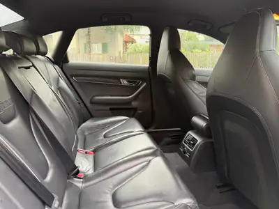 Audi RS6 5.0 V10 TFSI Quattro — Berline sportive légendaire, moteur Lamborghini — Detail