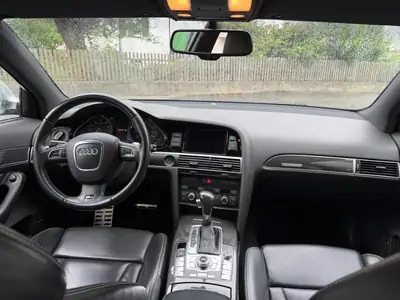 Audi RS6 5.0 V10 TFSI Quattro — Berline sportive légendaire, moteur Lamborghini — Armaturenbrett