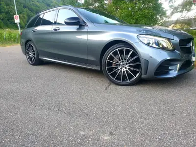 Mercedes-Benz Classe C 220 d — Break élégant diesel, équipement AMG et toutes options — exterior view