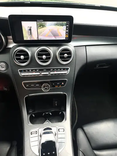 Mercedes-Benz Classe C 220 d — Break élégant diesel, équipement AMG et toutes options — Thumbnail 8
