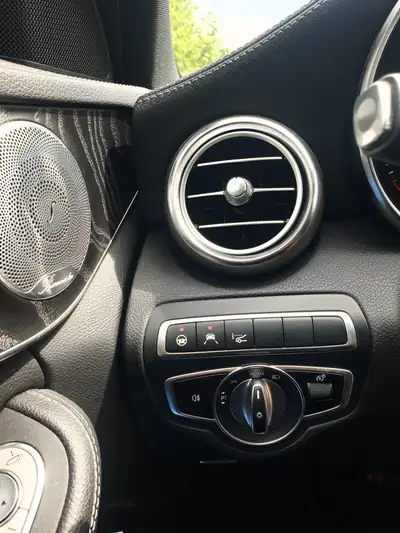Mercedes-Benz Classe C 220 d — Break élégant diesel, équipement AMG et toutes options — Thumbnail 9