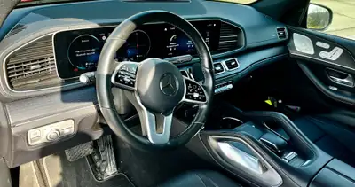 Mercedes-Benz GLE 350 de AMG Line — SUV hybride rechargeable, 102 000 km, rouge élégant — vista posteriore
