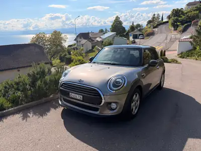 MINI MINI Coupé 2018 — Design urbain affirmé, 78000 km, transmission automatique — Außenansicht