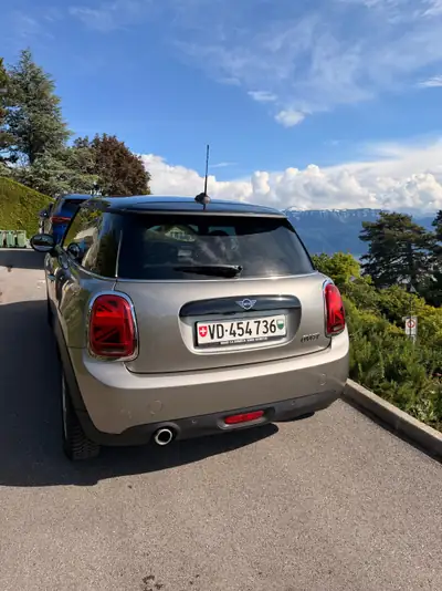 MINI MINI Coupé 2018 — Design urbain affirmé, 78000 km, transmission automatique — Heckansicht
