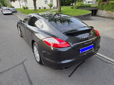 Porsche Panamera 4.8 V8 4S PDK — Gran turismo sportif, 400 ch et transmission intégrale — côté