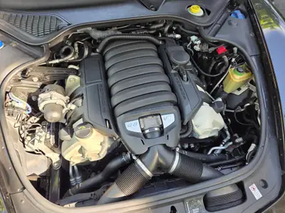 Porsche Panamera 4.8 V8 4S PDK — Gran turismo sportif, 400 ch et transmission intégrale — détail