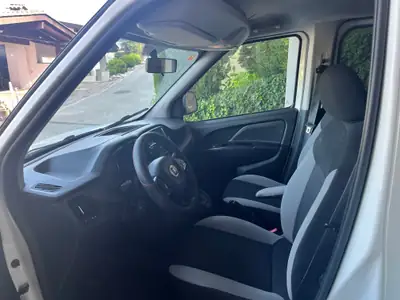 Fiat Doblò 1.6 JTD 120 — Monospace pratique, motorisation fiable et aménageable — vista posteriore