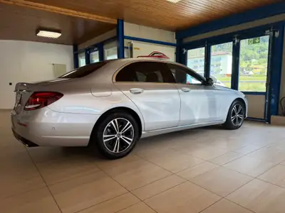Mercedes-Benz E 200 Exclusive 4Matic — Berline premium 4x4, 72 500 km, sans sinistre — Miniature 10