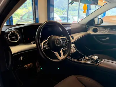 Mercedes-Benz E 200 Exclusive 4Matic — Berline premium 4x4, 72 500 km, sans sinistre — Miniature 16