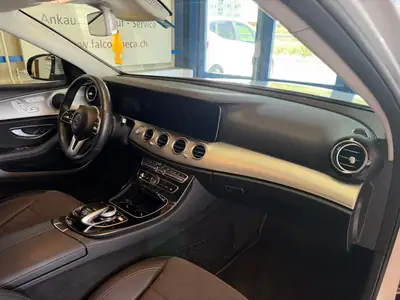 Mercedes-Benz E 200 Exclusive 4Matic — Berline premium 4x4, 72 500 km, sans sinistre — Miniature 19