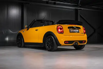 MINI Cooper S Cabriolet — Décapotable dynamique, orange métallisée, entretien récent — Miniatura 8