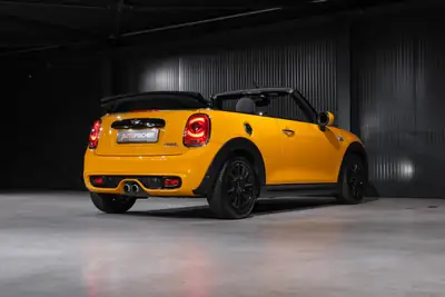 MINI Cooper S Cabriolet — Décapotable dynamique, orange métallisée, entretien récent — Miniatura 7