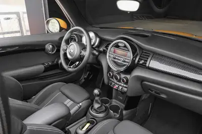 MINI Cooper S Cabriolet — Décapotable dynamique, orange métallisée, entretien récent — Miniatura 14
