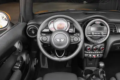 MINI Cooper S Cabriolet — Décapotable dynamique, orange métallisée, entretien récent — Miniatura 16