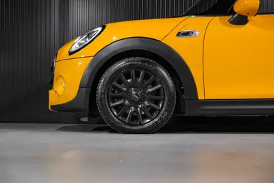 MINI Cooper S Cabriolet — Décapotable dynamique, orange métallisée, entretien récent — Miniatura 26