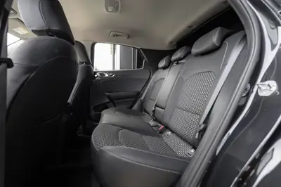 Kia XCeed 1.5 T-GDi DCT — SUV compact dynamique, quasi neuf avec garantie constructeur — Thumbnail 12