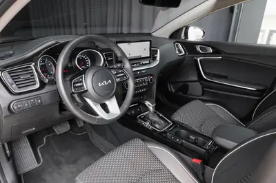 Kia XCeed 1.5 T-GDi DCT — SUV compact dynamique, quasi neuf avec garantie constructeur — Thumbnail 13