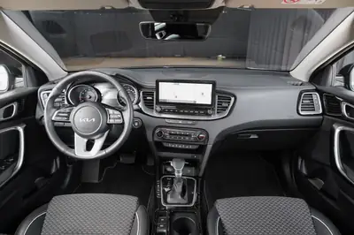 Kia XCeed 1.5 T-GDi DCT — SUV compact dynamique, quasi neuf avec garantie constructeur — Thumbnail 15