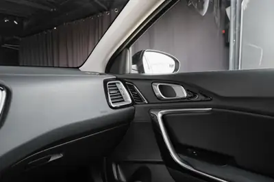Kia XCeed 1.5 T-GDi DCT — SUV compact dynamique, quasi neuf avec garantie constructeur — Thumbnail 21